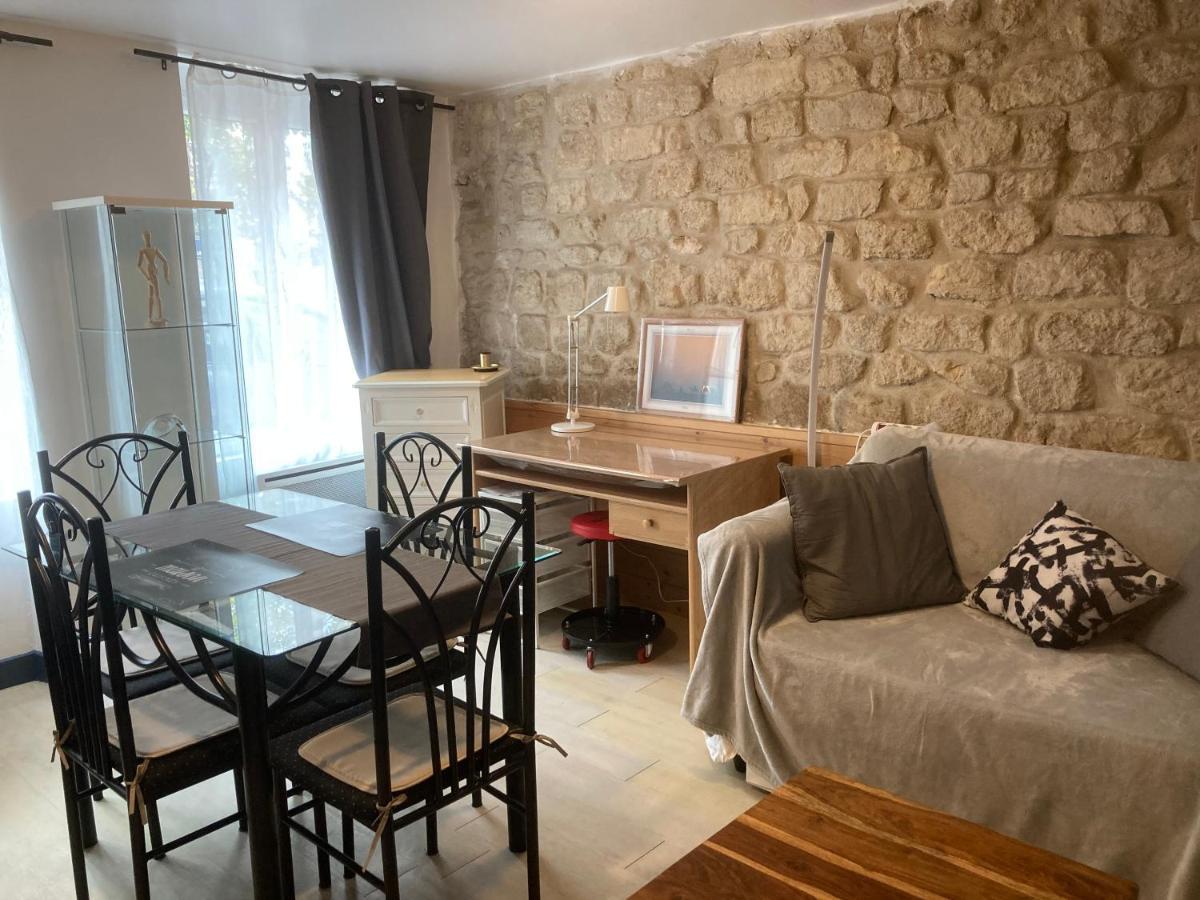 EXIGEHOME-Grand Studio en plein centre de Saint Germain en Laye Extérieur photo